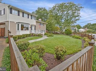 910 Allison St, Alexandria, VA 22302