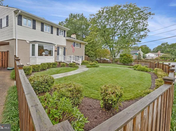 910 Allison St, Alexandria, VA 22302