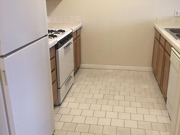 4th image of 1347 23rd St APT 308