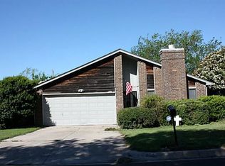 6908 Amber Dr, Fort Worth, TX 76133