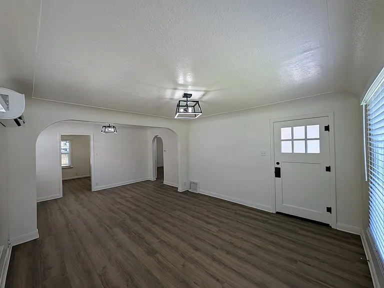 728 Locust St — Photo 5