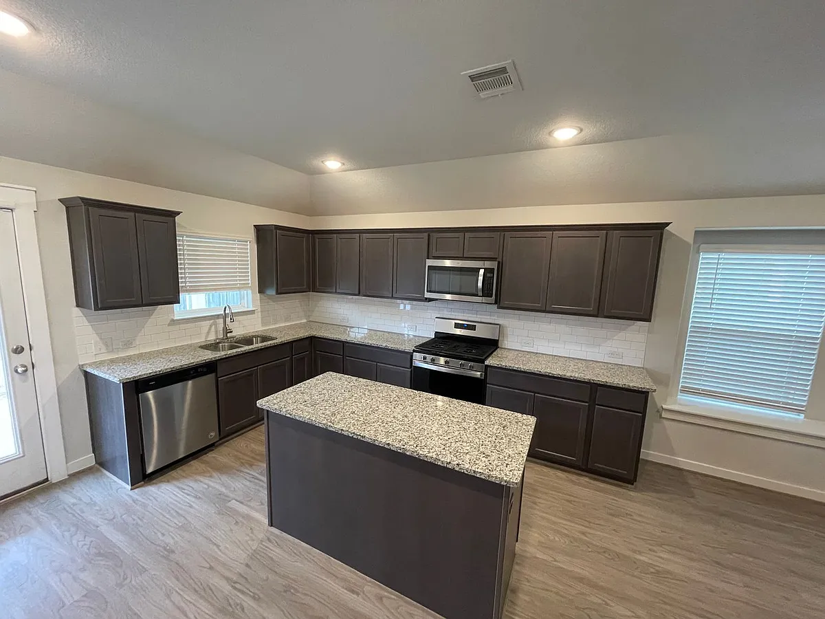 Building Photo - 156 Nogalito Way