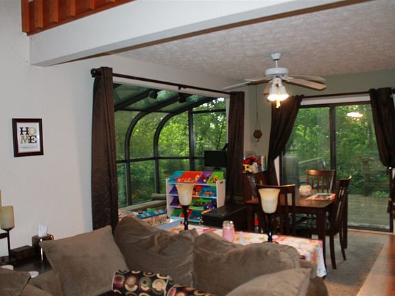 4th image of 354 White Oak Ln