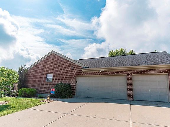 3rd image of 7400 Maybury Ct
