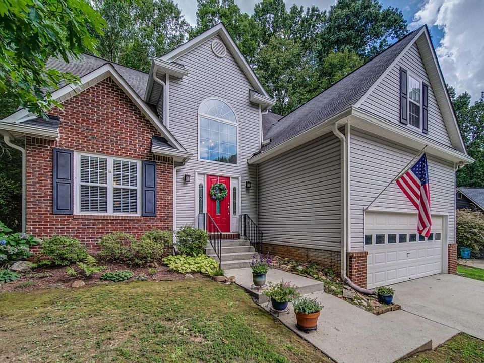 1st image of 15 Amberwood Ct