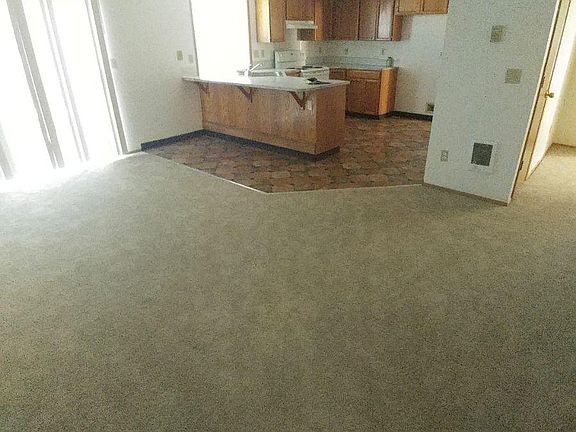 4th image of 15812 NE 2nd St
