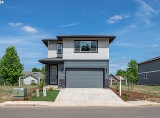 375 Sunday Dr, Creswell, OR 97426