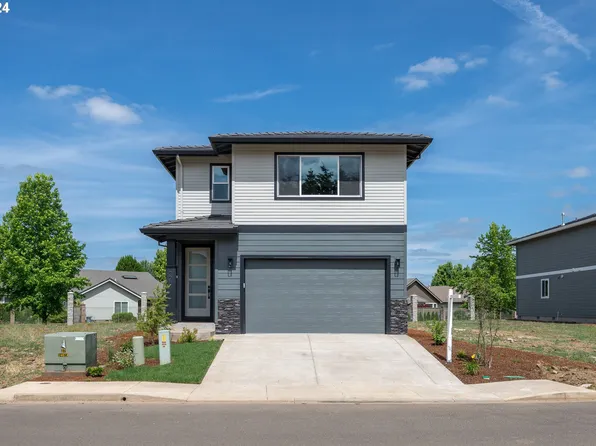 375 Sunday Dr, Creswell, OR 97426