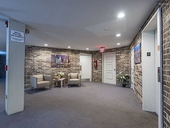 3rd image of 7100 W 95th St APT 208