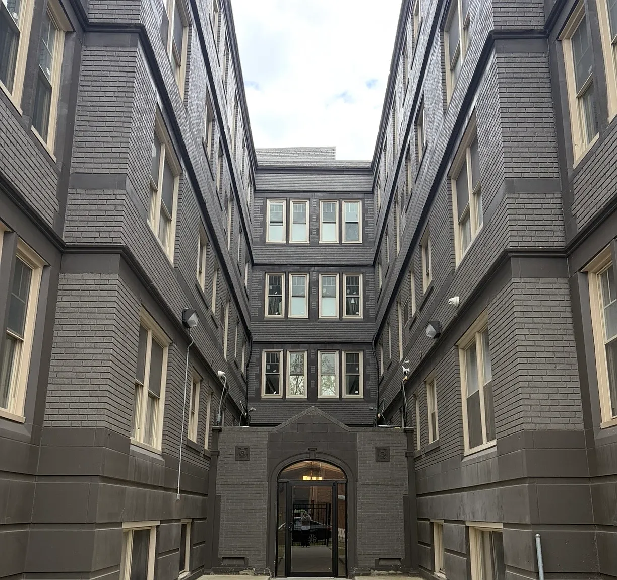 The Atrium Apartments — Photo 1