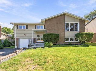 18 Northcliffe Ln, Halifax, NS B3M 2Z6