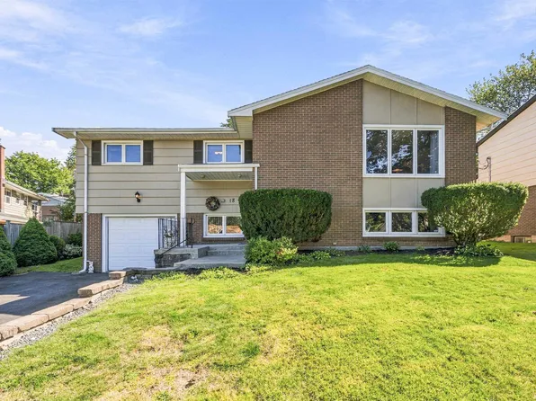 18 Northcliffe Ln, Halifax, NS B3M 2Z6