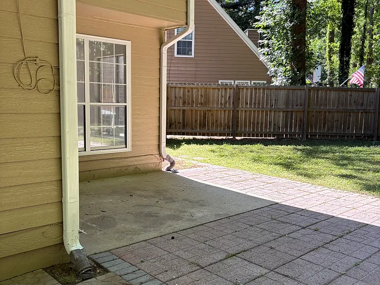 95 Prestwick Ln — Photo 32