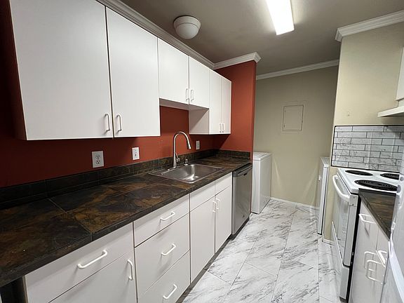4th image of 14040 Juanita Dr NE APT C