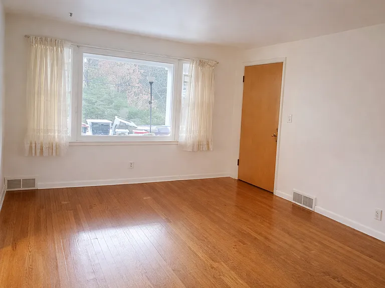 1002 N 40th St #4 — Photo 9