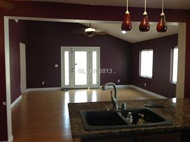 3rd image of 8137 Stassen St