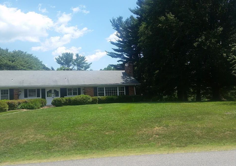 2nd image of 737 Lawton St