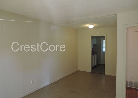 2nd image of 3380 Lamphier Ave