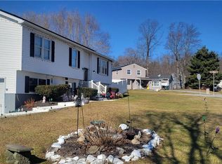 8 Rondack Rd, Middletown, NY 10941