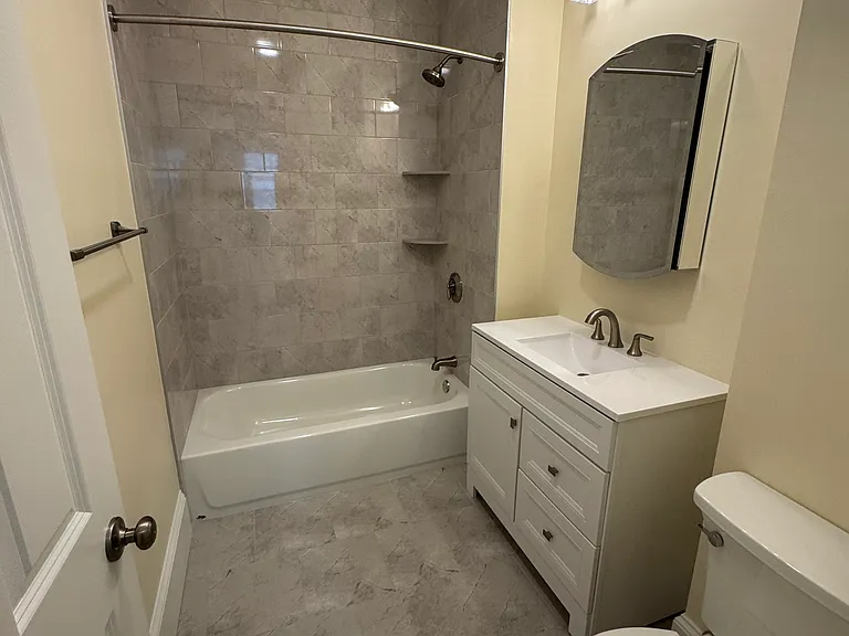 35 George St #2 — Photo 10