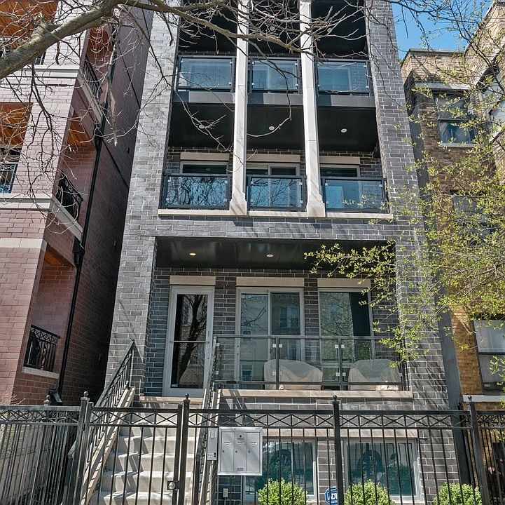 1st image of 2922 N Sheffield Ave APT 2