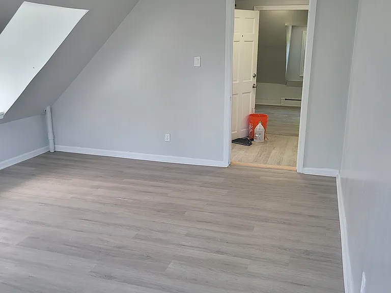 230 S 7th St — Photo 10