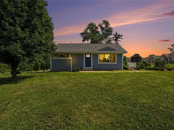 440 W Ruth Ewing Rd, Liberty, MO 64068