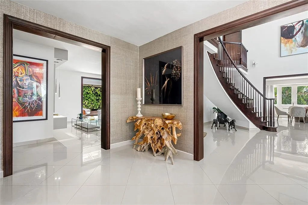 5 bed, 6.5 bath, 5844 sqft, $42,000 — Photo 4