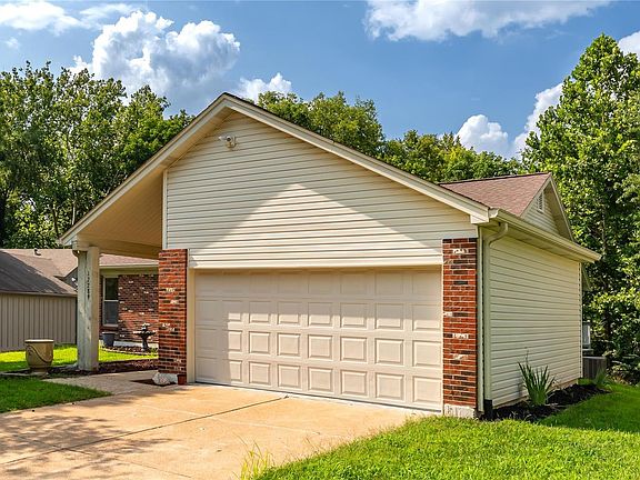 2nd image of 12289 Autumn Hill Dr