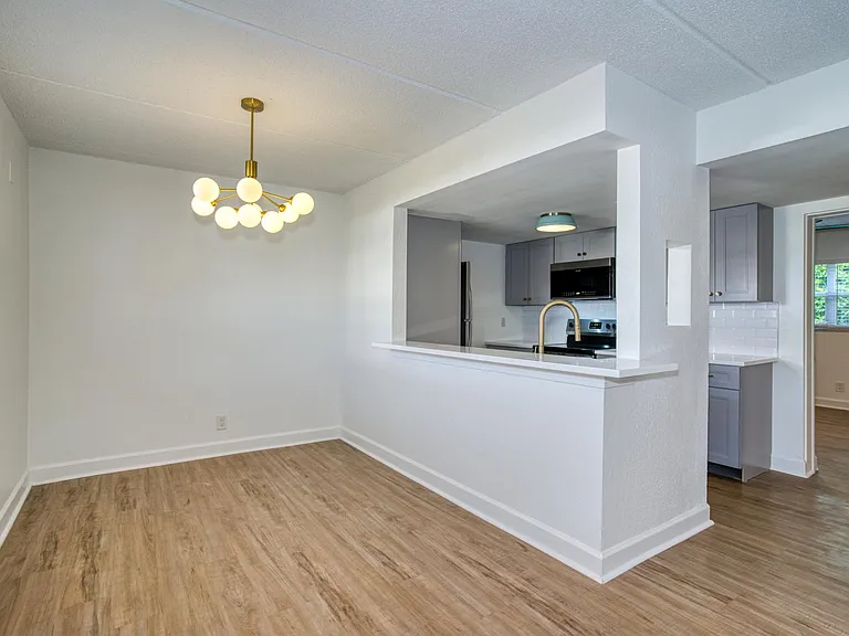 Soho Apartments — Photo 13