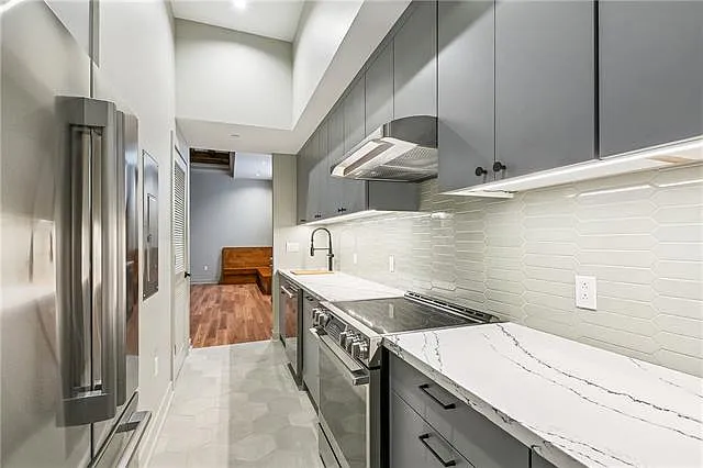 814 Howard Ave #103 — Photo 7