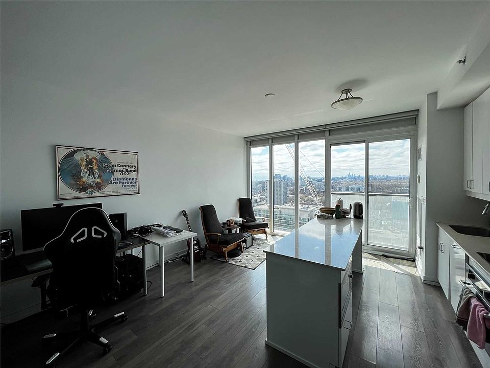 2nd image of 426 University Ave #2502