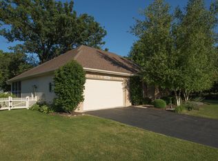 30850 Royal Oak Rd, Genoa, IL 60135