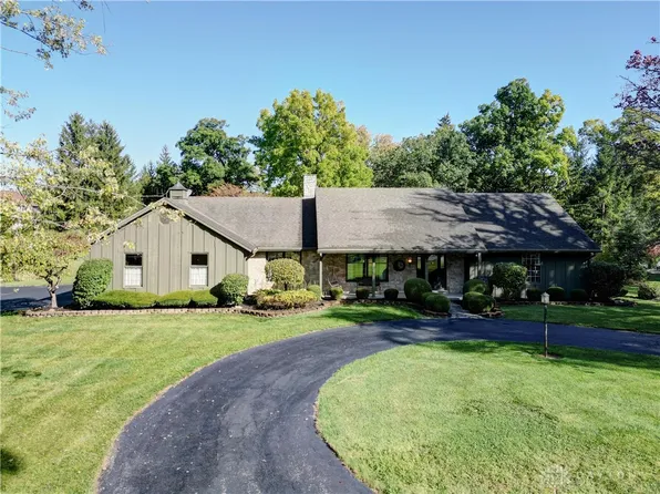 6566 Woodbriar Ln, Greenville, OH 45331