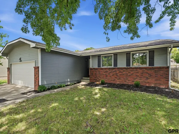 4220 Jacquelyn Dr, Lincoln, NE 68516