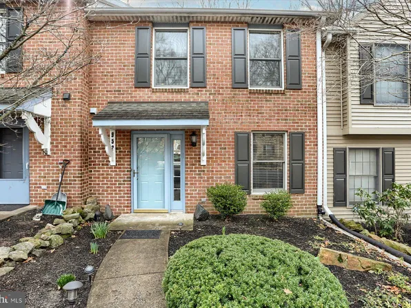 952 Innsbruck Dr, Hummelstown, PA 17036