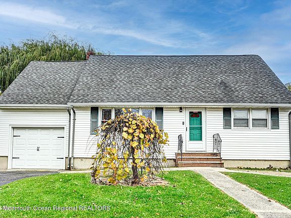 3rd image of 648 Hudson Avenue