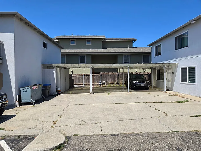 Foothill Plaza Apartments — Photo 7