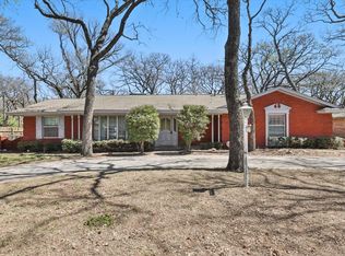 1305 N Fielder Rd, Arlington, TX 76012