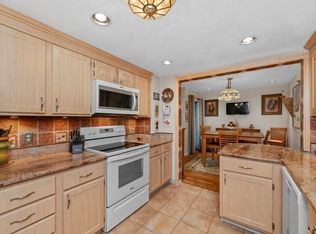 1100 Salem St APT 103, Lynnfield, MA 01940