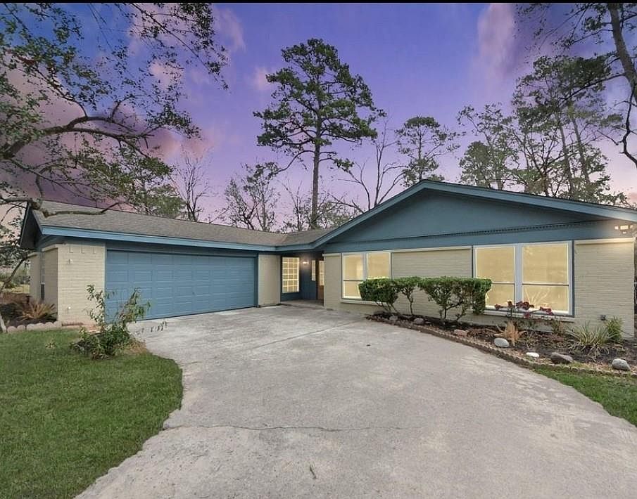 1st image of 26206 Maplewood Dr
