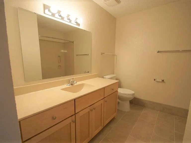 Larpenteur Estates Apartments — Photo 84