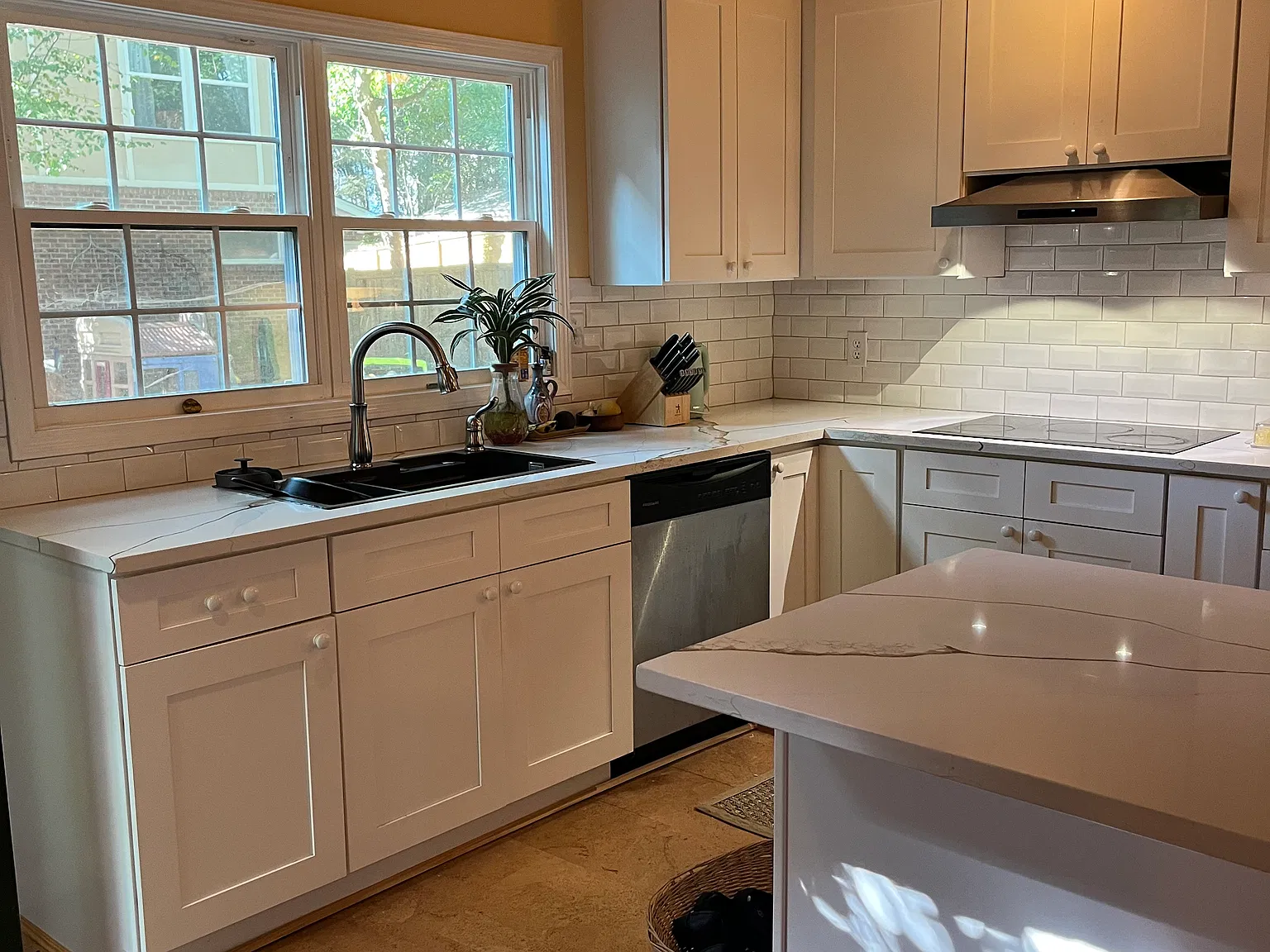 3 bed, 1.5 bath, 1182 sqft, $3,100 — Photo 2