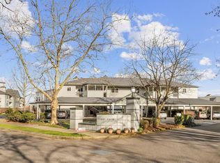 5050 S Landing Dr Unit 202, Portland, OR 97239