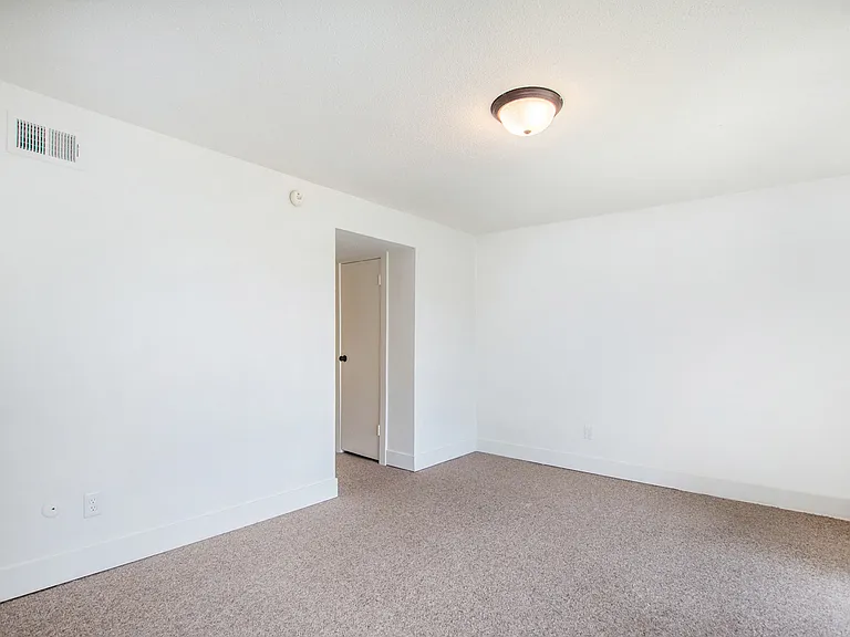 Windridge Apartments — Photo 18