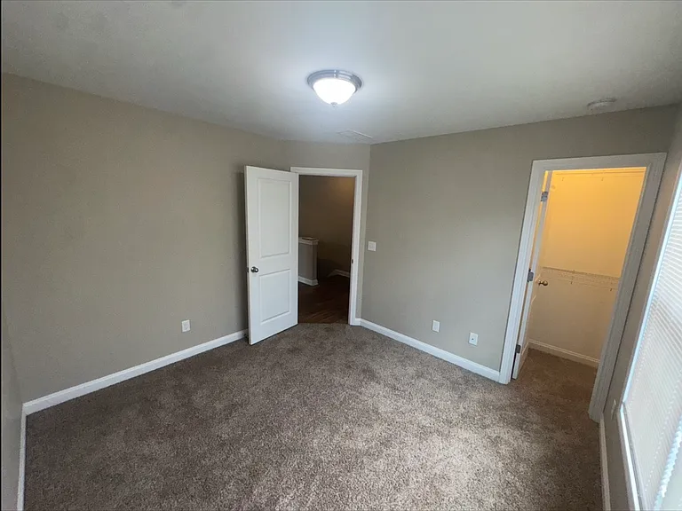 114 Stephen Dr — Photo 45