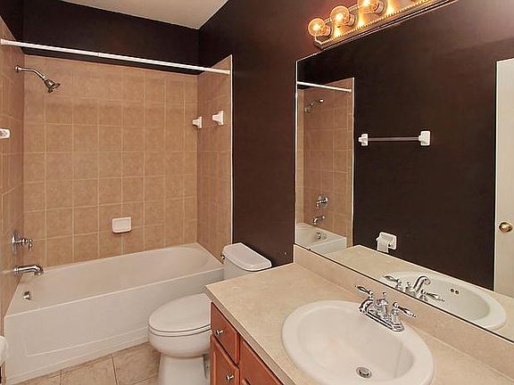4th image of 4541 Amberly Oaks Ct
