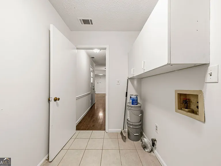 3940 Hubert Dr — Photo 13