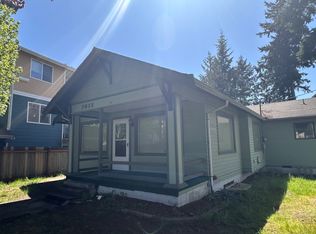 7011 NE 182nd St, Kenmore, WA 98028
