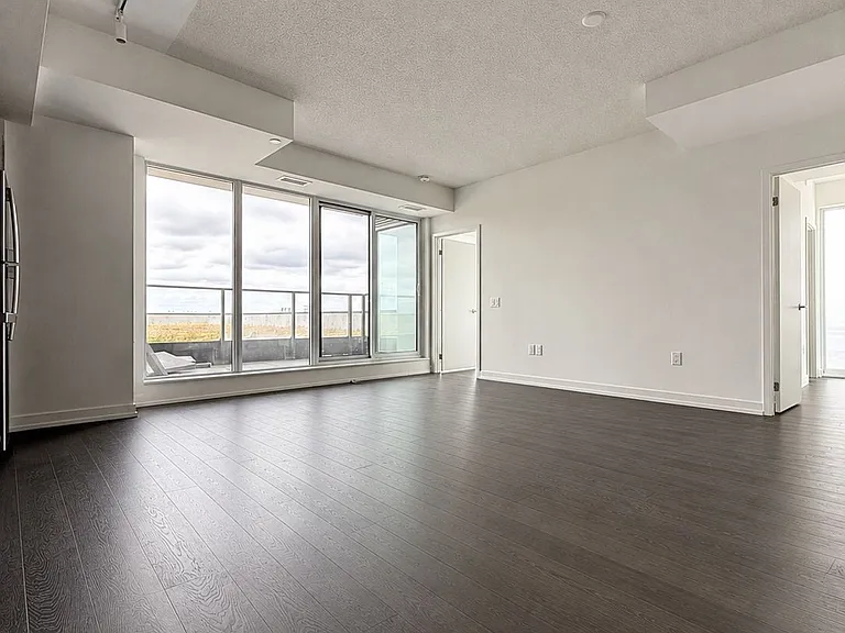 4010 Eglinton Ave W #921 — Photo 13